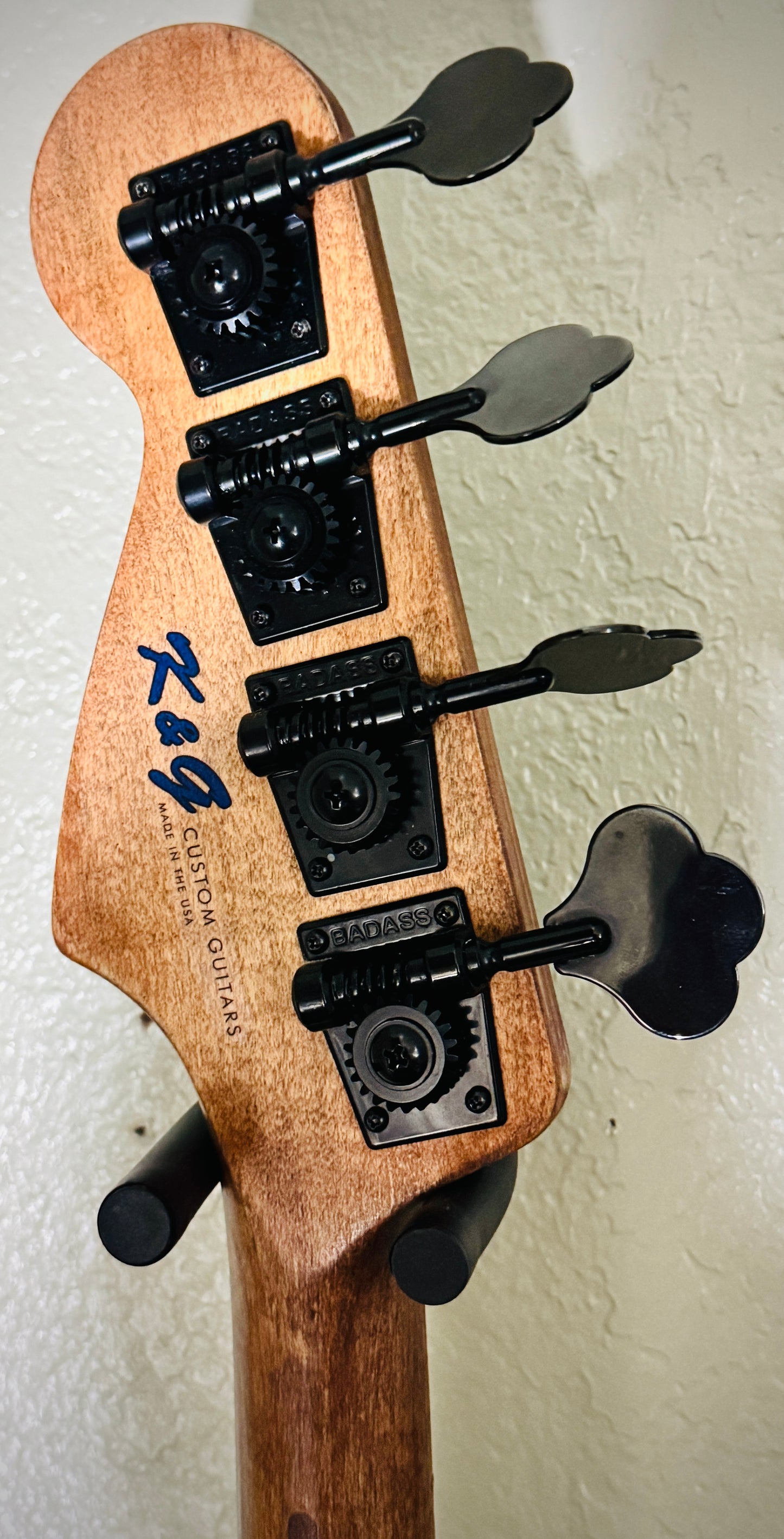 CUSTOM BASSES