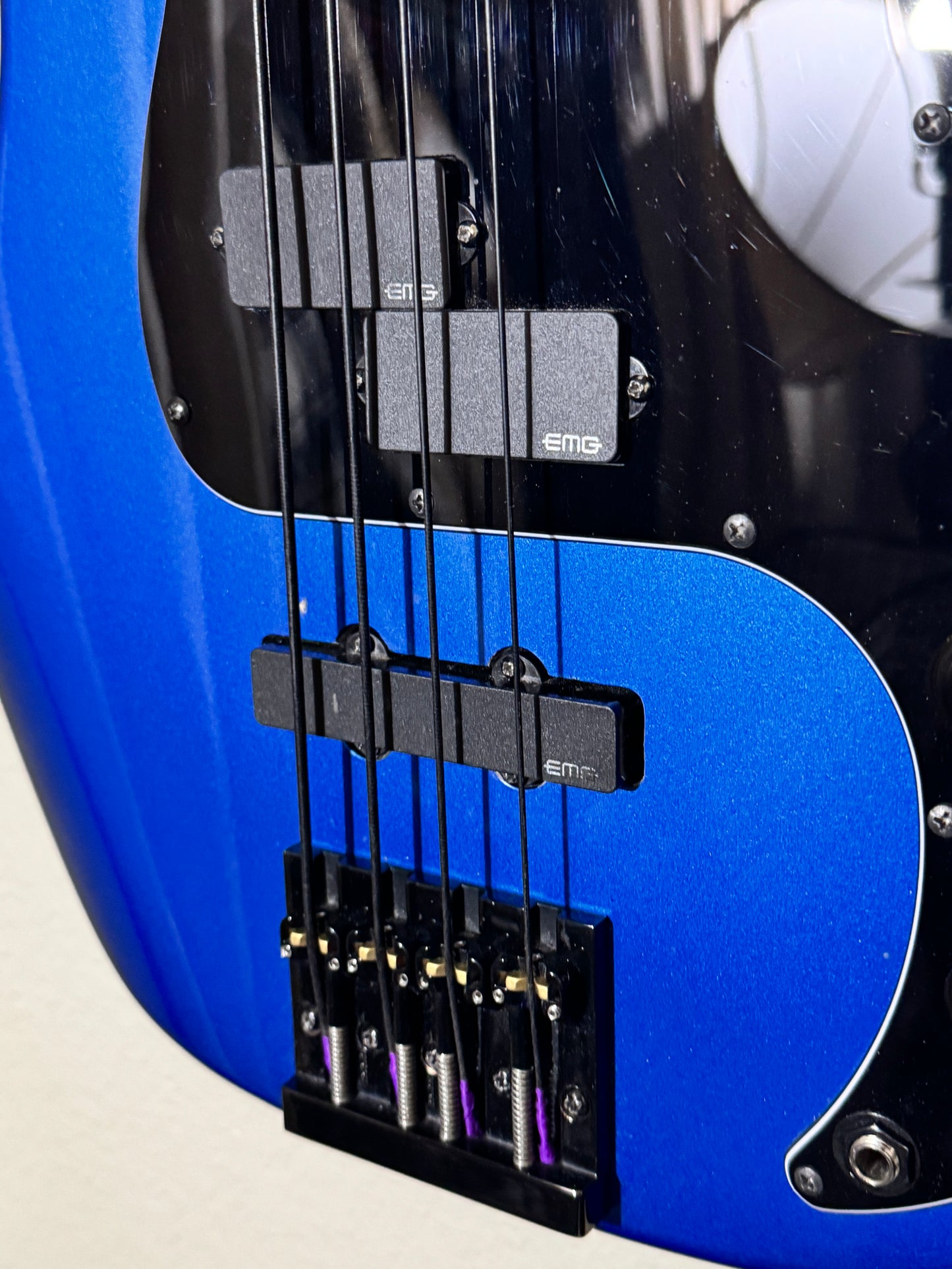 CUSTOM BASSES
