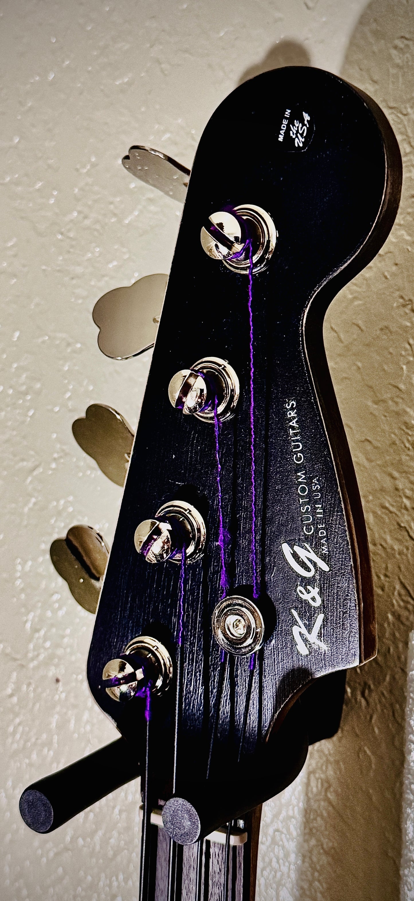 CUSTOM BASSES