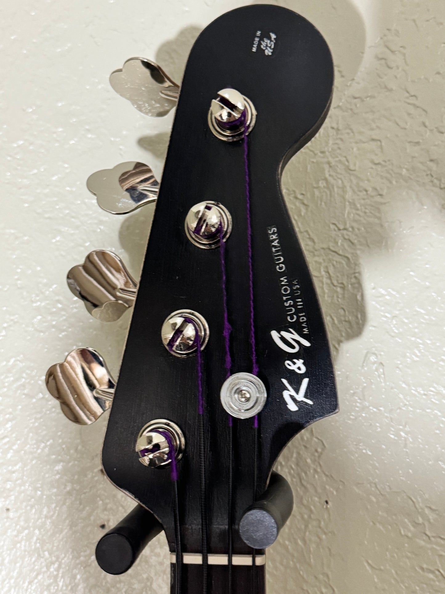 CUSTOM BASSES