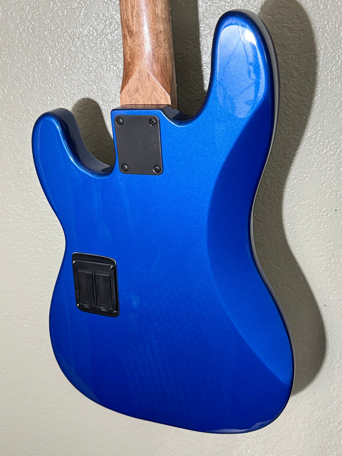 CUSTOM BASSES