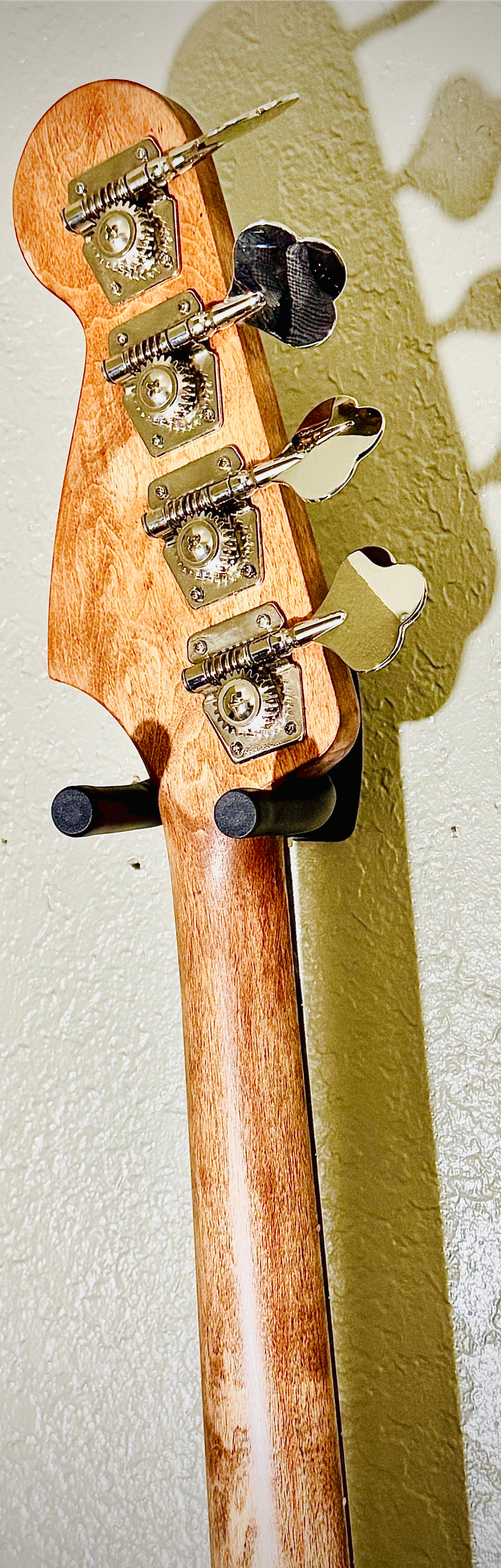 CUSTOM BASSES