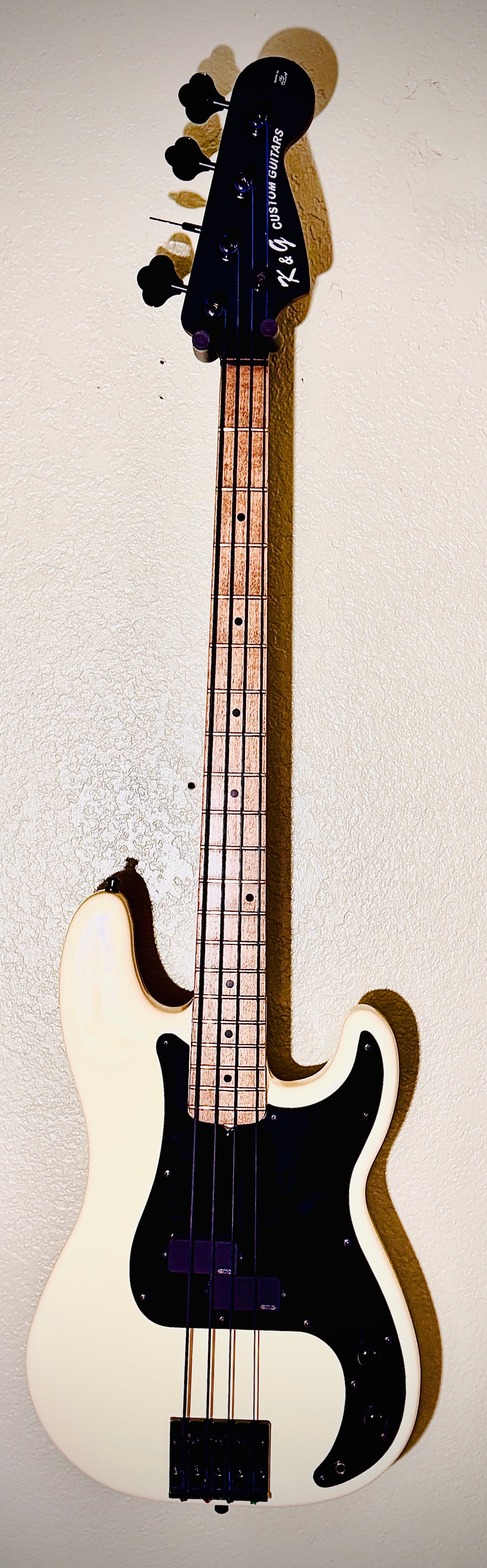 CUSTOM BASSES