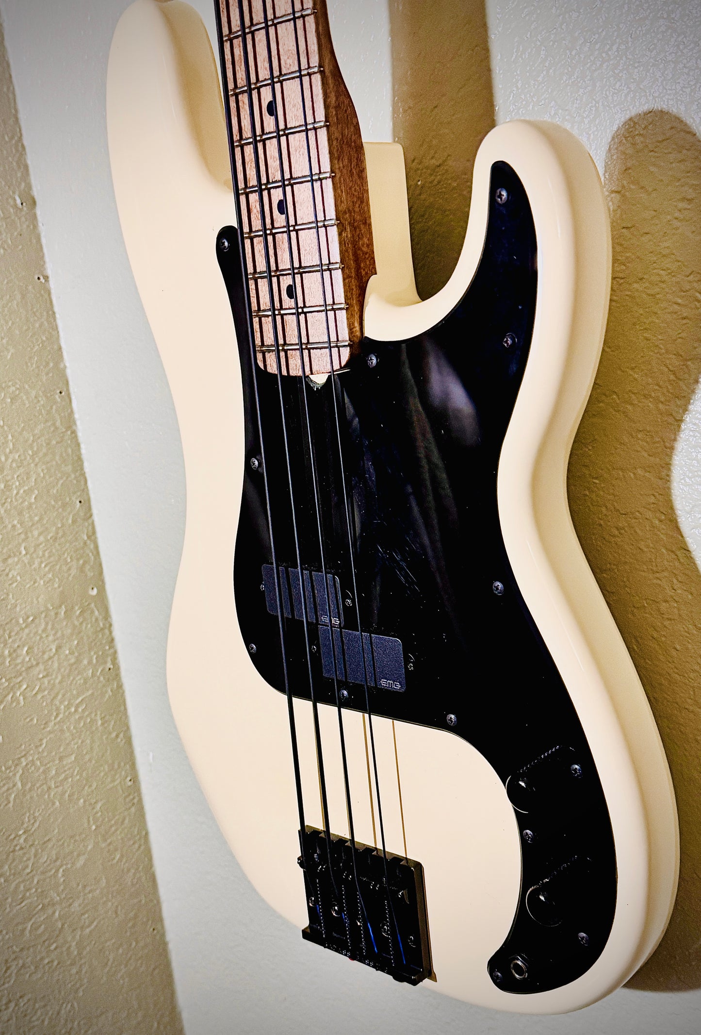 CUSTOM BASSES